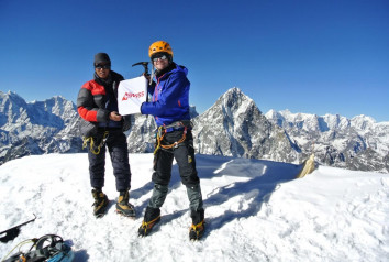 How much does it cost to climb Lobuche Peak?